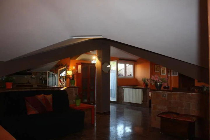 Room 2 of 16