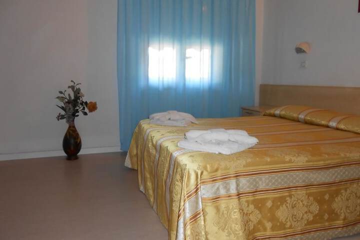 Room 5 of 42
