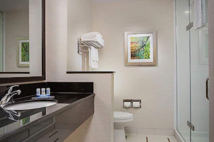 Bathroom sink
