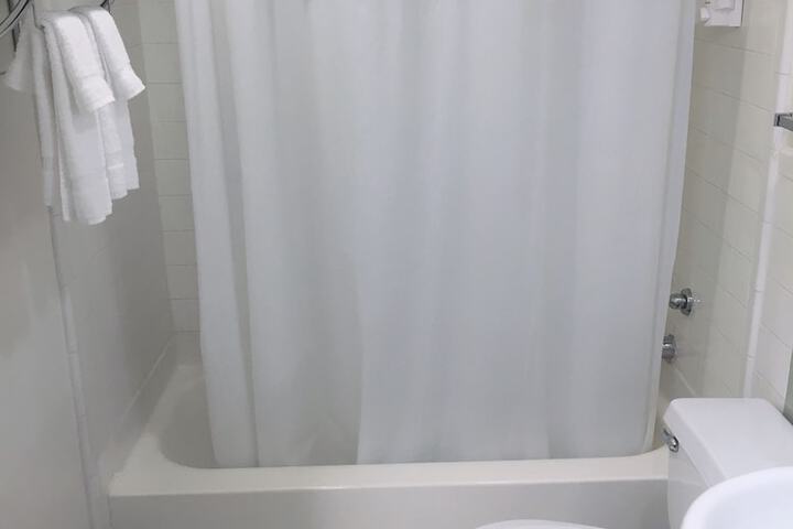 Room 16 of 32