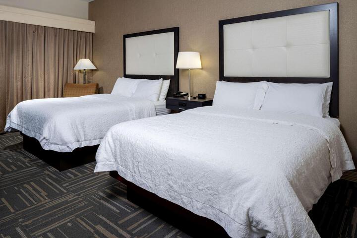 2 Queen Beds (1 of 3)