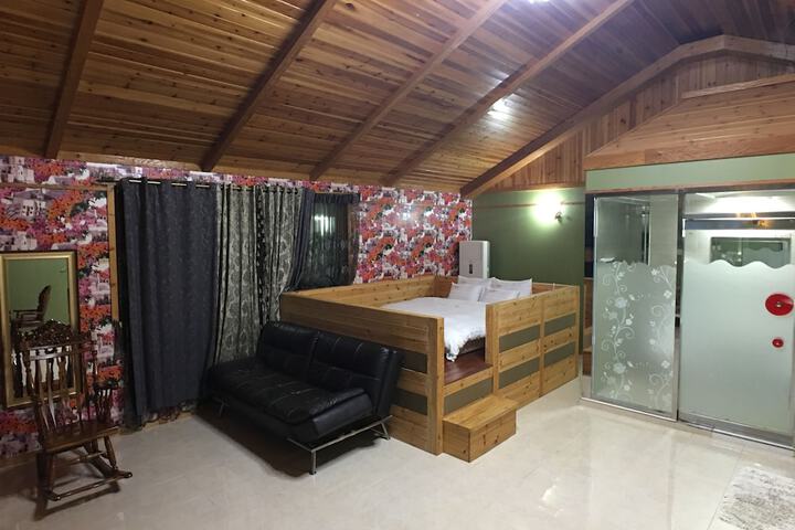 Room 5 of 19