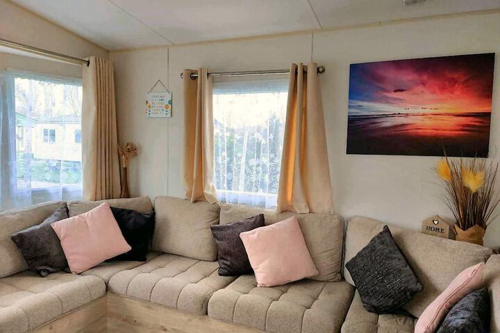 Room 8 of 18