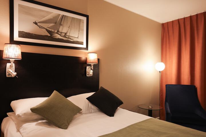 Room 26 of 83