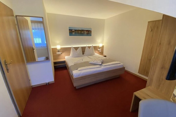 Room 13 of 44