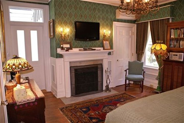 Room 2 of 35
