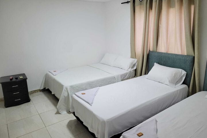 Room 17 of 33