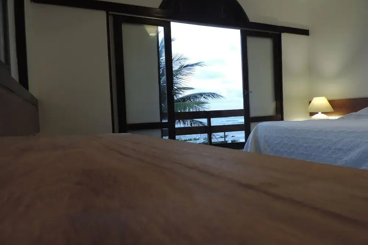 Room 4 of 16