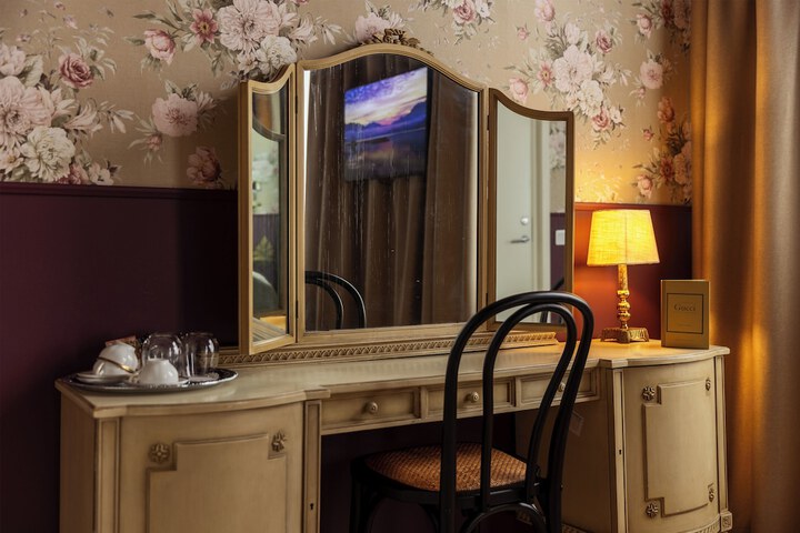 Room 38 of 65