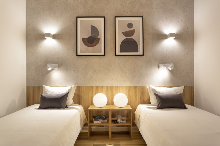 Room 11 of 26