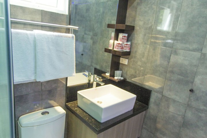 Room 6 of 6
