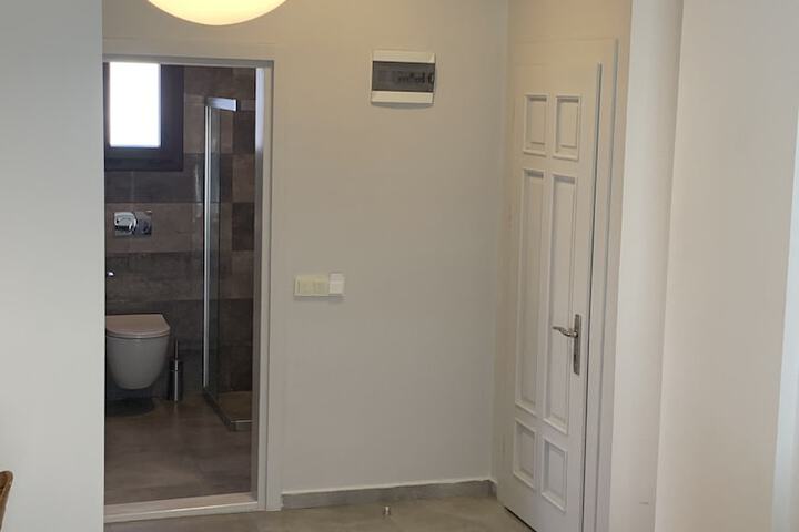 Room 8 of 159