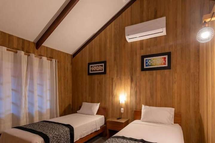 Room 10 of 44