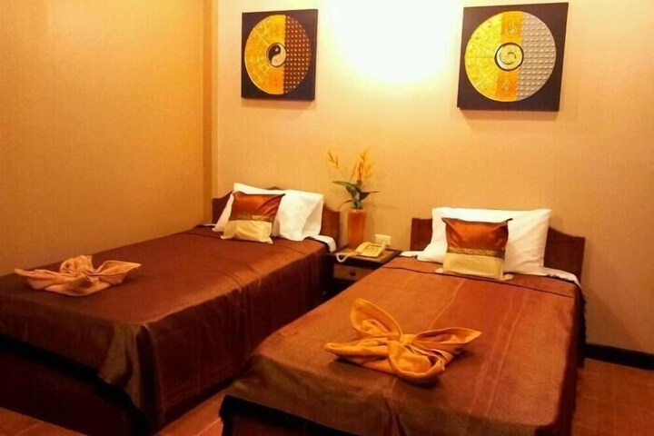 Room 8 of 40