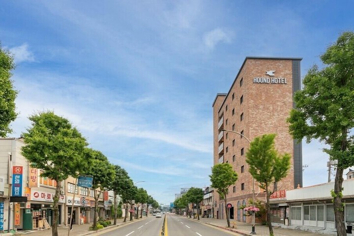 Hotel 74 of 76