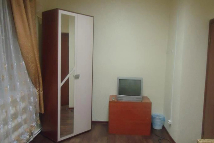 Room 2 of 15