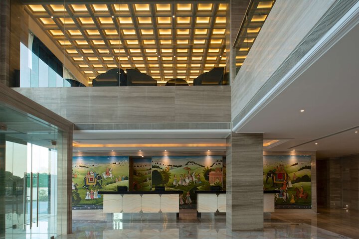 Entrance & Lobby