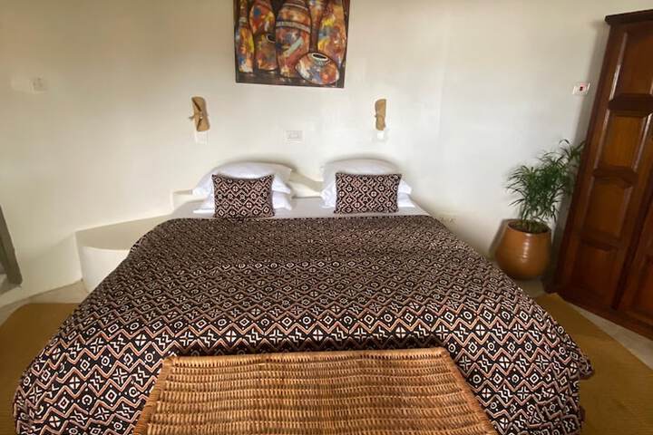 Room 40 of 151
