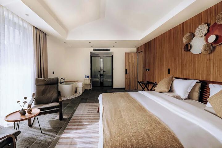 Room 36 of 163
