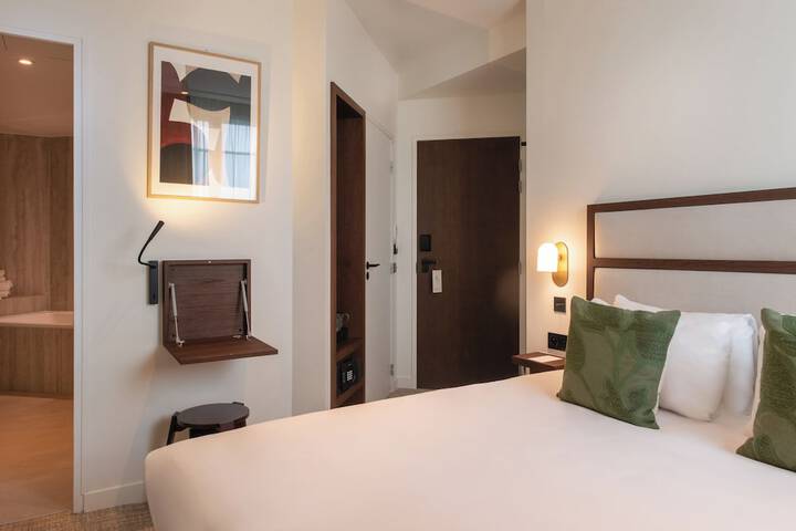 Room 12 of 81