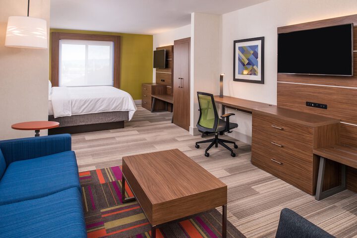 Room 3 of 56