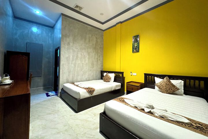 Room 13 of 30