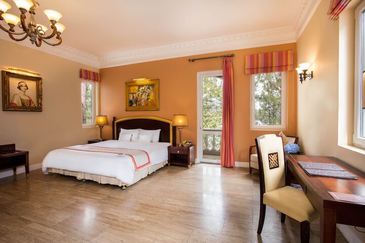 Room 14 of 160