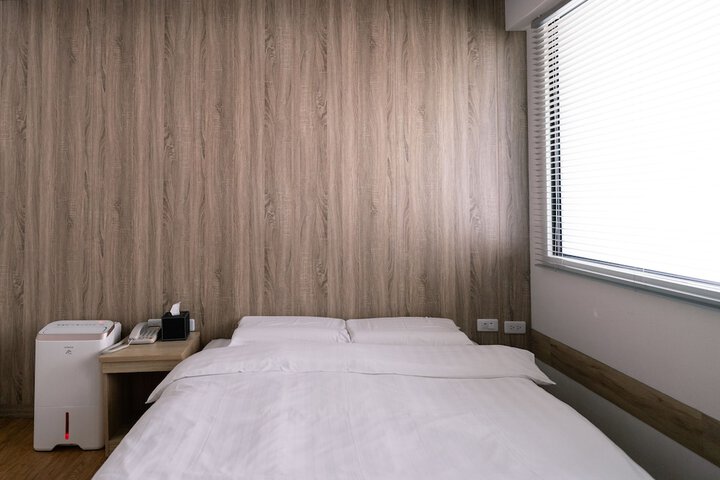 Room 10 of 60