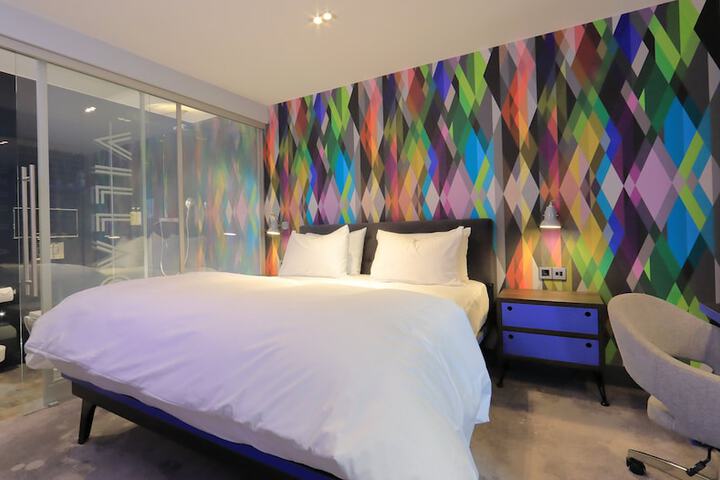 Room 8 of 37