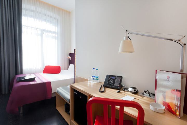 Room 18 of 42