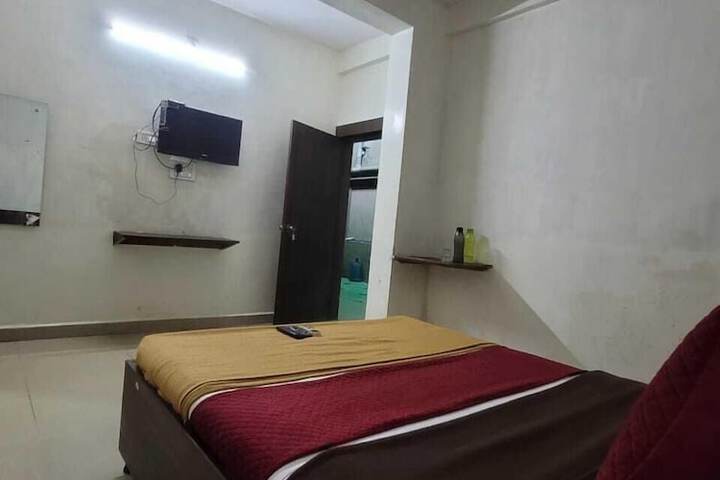 Room 3 of 12
