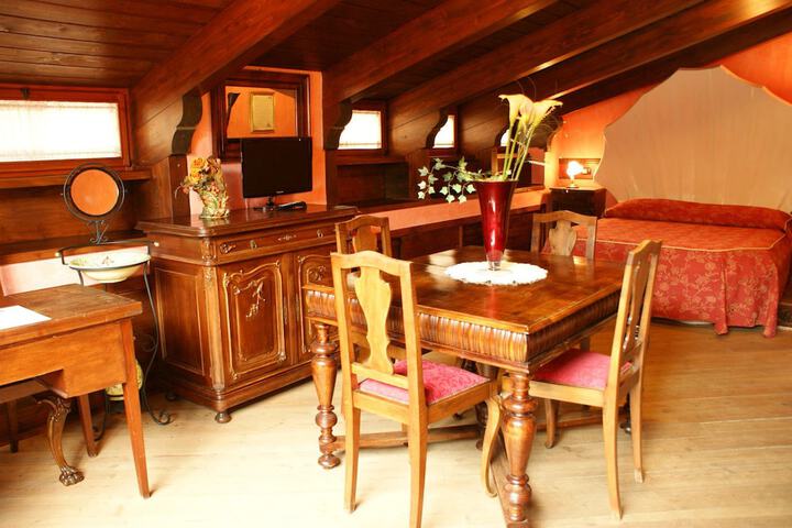 Room 14 of 51