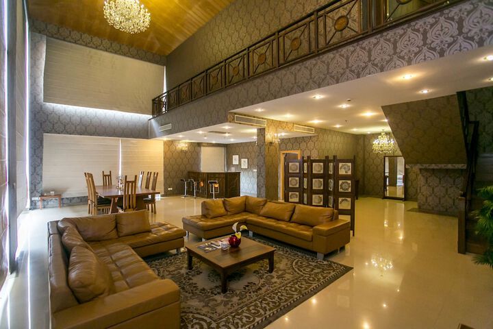 Guest Lobby