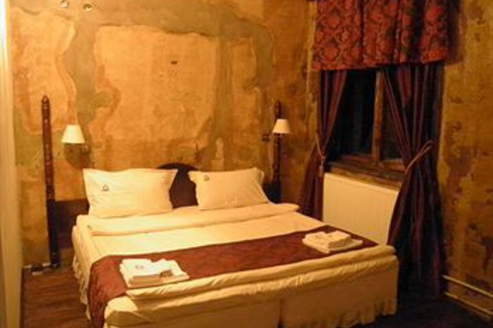 Room 17 of 23
