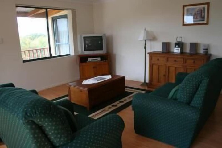 Room 12 of 25