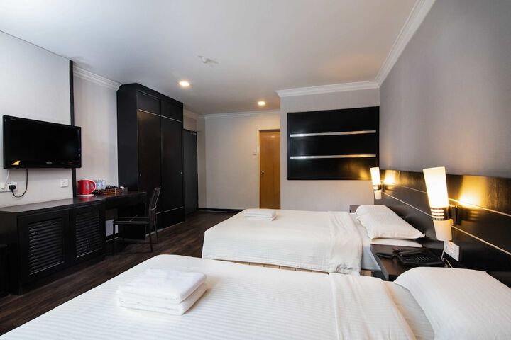 Room 21 of 37