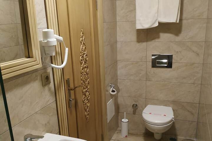 Room 45 of 67