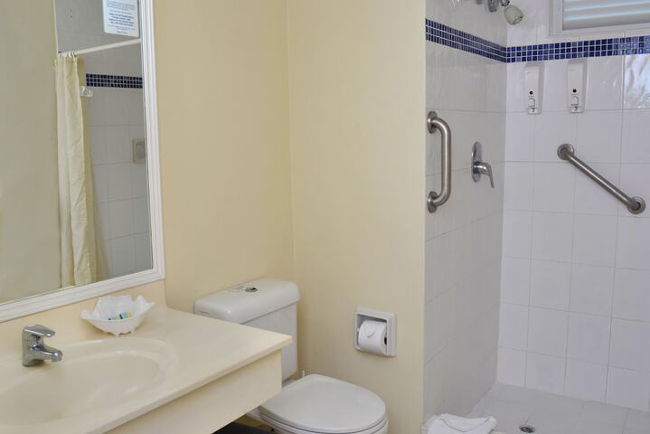 Room 16 of 30