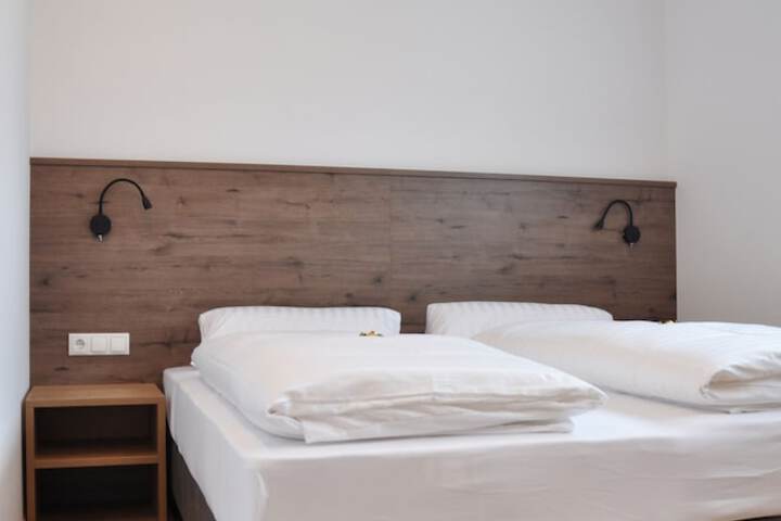 Room 3 of 38