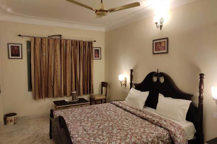 Room 2 of 15