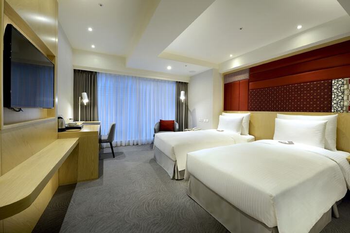 Room 17 of 44