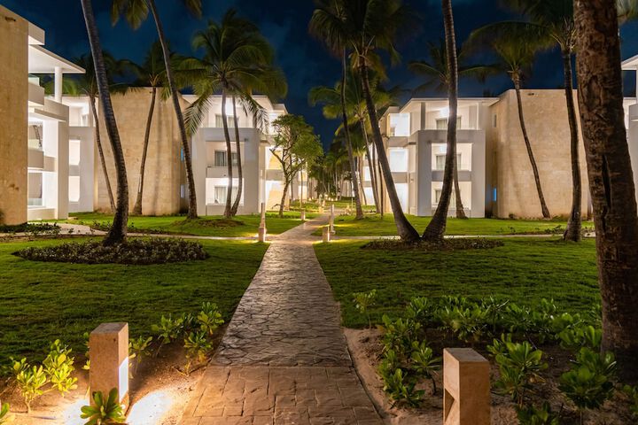 Hotel Exterior 287 of 322