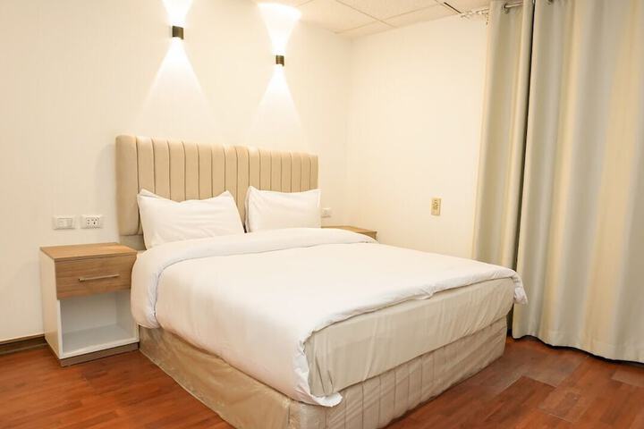 Room 3 of 27