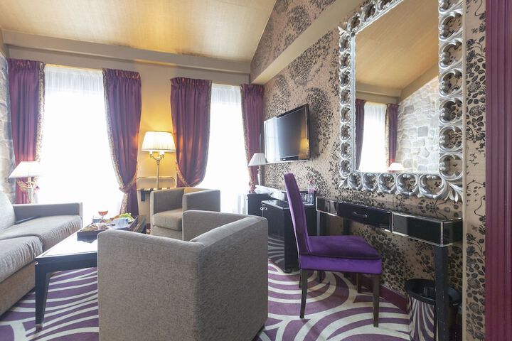 Room 10 of 39