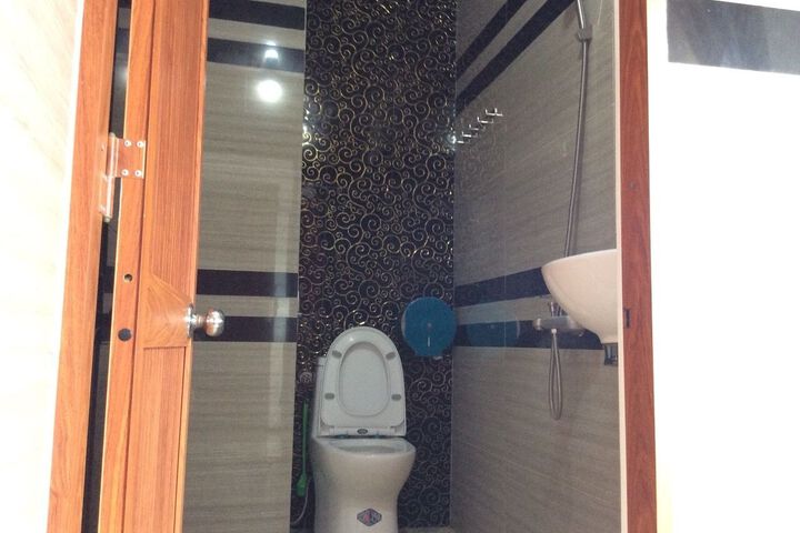 Room 3 of 28