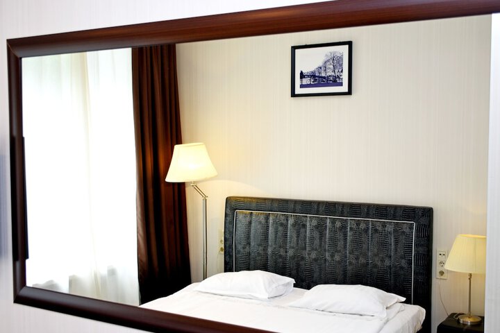 Room 8 of 22