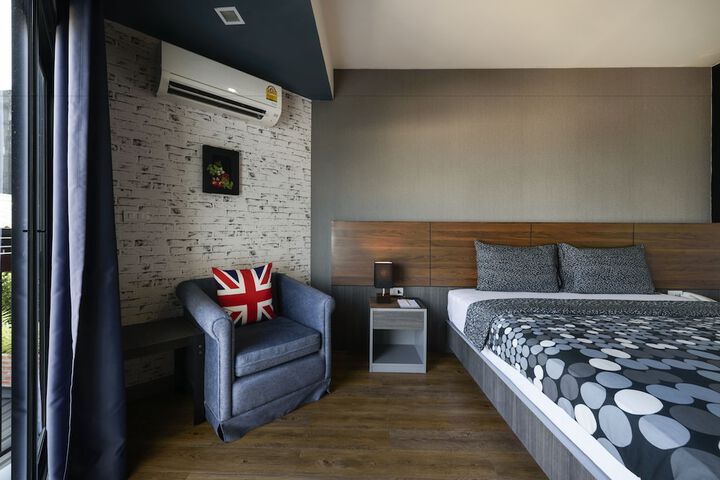 Room 17 of 77