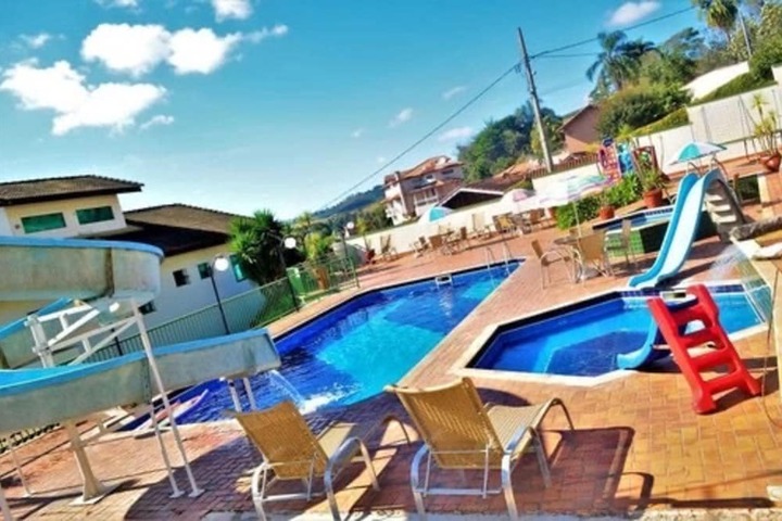 Pool 33 of 54