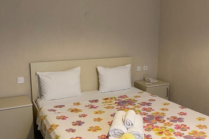 Room 15 of 52