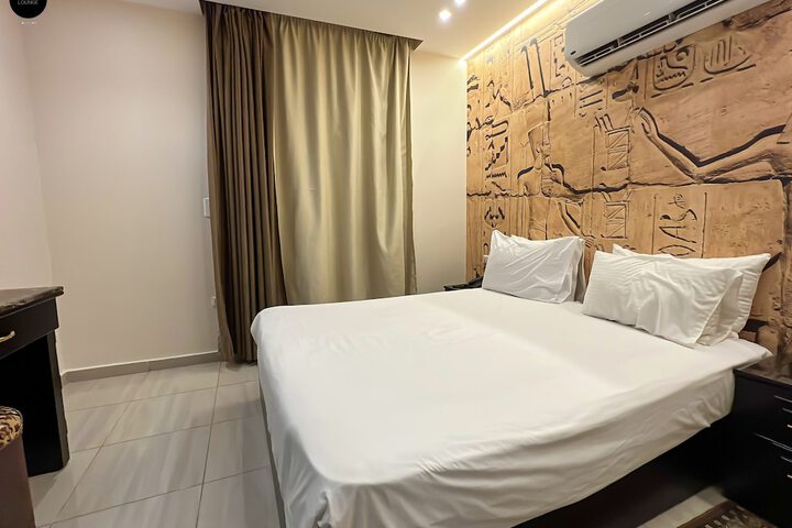 Room 73 of 284